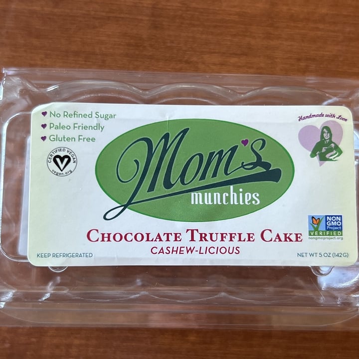 photo of Mom's Munchies Chocolate Truffle Cake shared by @nathlena19 on  05 Mar 2023 - review