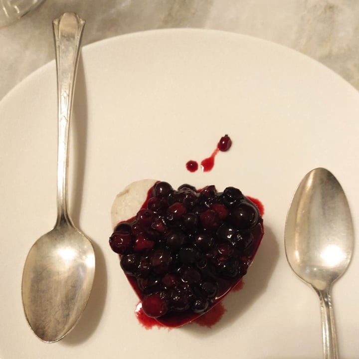 photo of Botanica Lab Cucina Cheesecake Vaniglia E Frutti Rossi shared by @yosoysara on  20 Jan 2023 - review