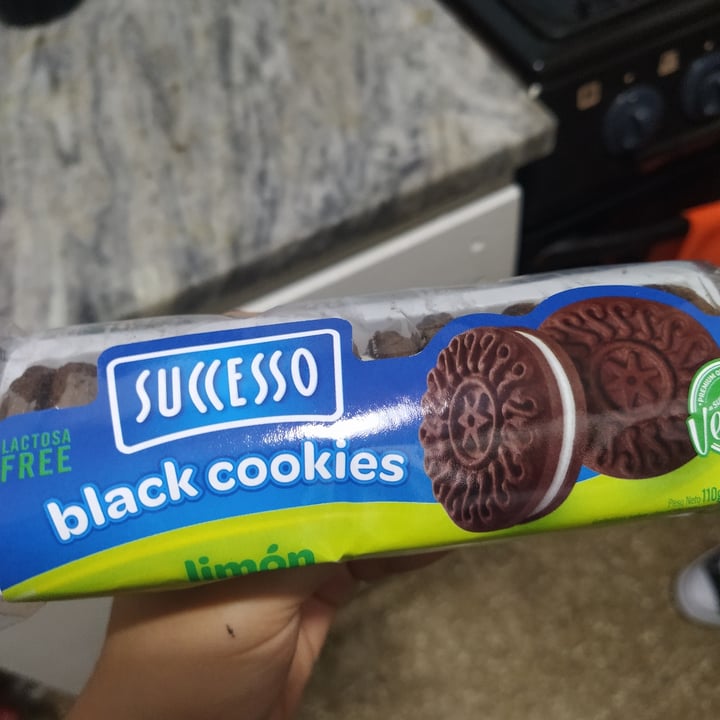 photo of Successo Black Cookies Rellenas Limón shared by @kaaar on  29 Mar 2023 - review