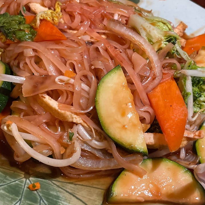 photo of Franchia Vegan Cafe Pad Thai Noodle shared by @plantnats on  28 Apr 2023 - review