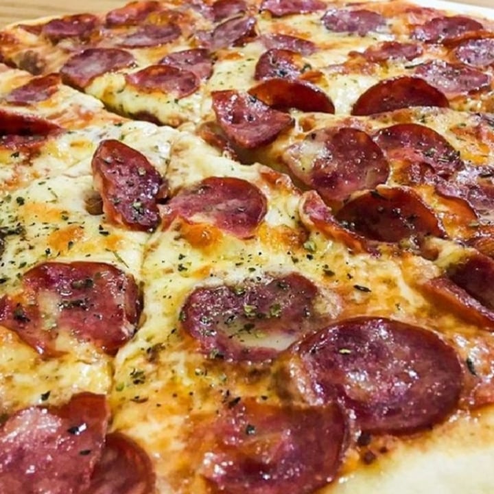 photo of Loving Hut Pizza Toscana shared by @francielly on  13 May 2023 - review