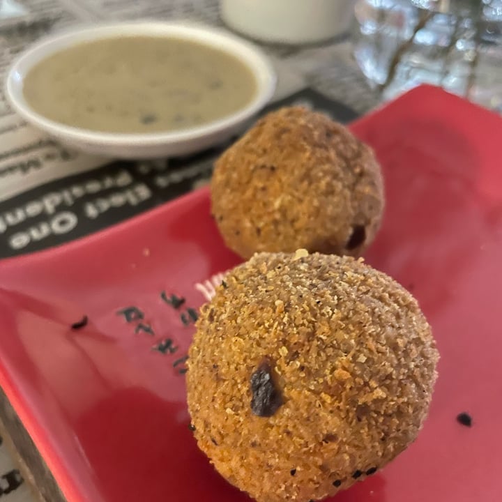 photo of Vegan Streetfood Deli - Obs Arancini Balls shared by @clarevandeleur on  21 Mar 2023 - review