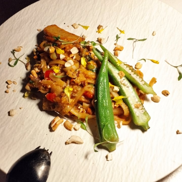 photo of MUDRÁ Plant Based - Madrid Pad Thai Tempeh shared by @sofiat4 on  06 Jan 2023 - review