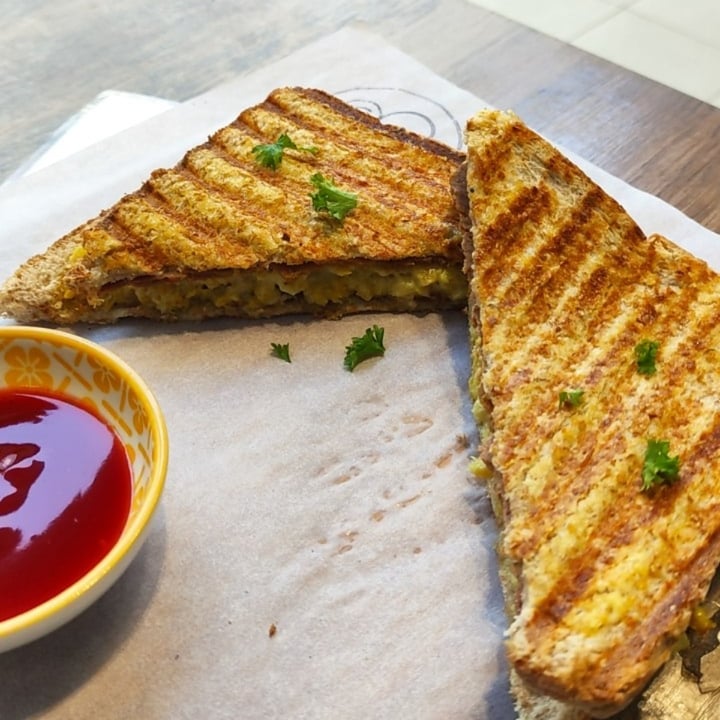 photo of The Vegan Chef Umhlanga Chickn Mayo & vacon toastie shared by @southafricannerd on  13 Jan 2023 - review
