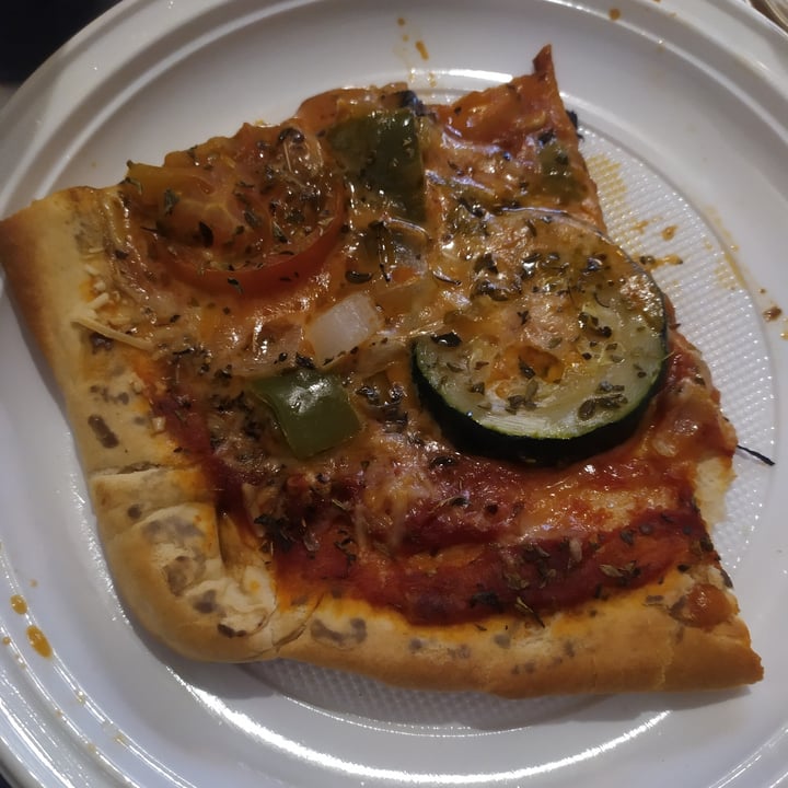 photo of Label pizza shared by @vviborezna on  13 Apr 2023 - review