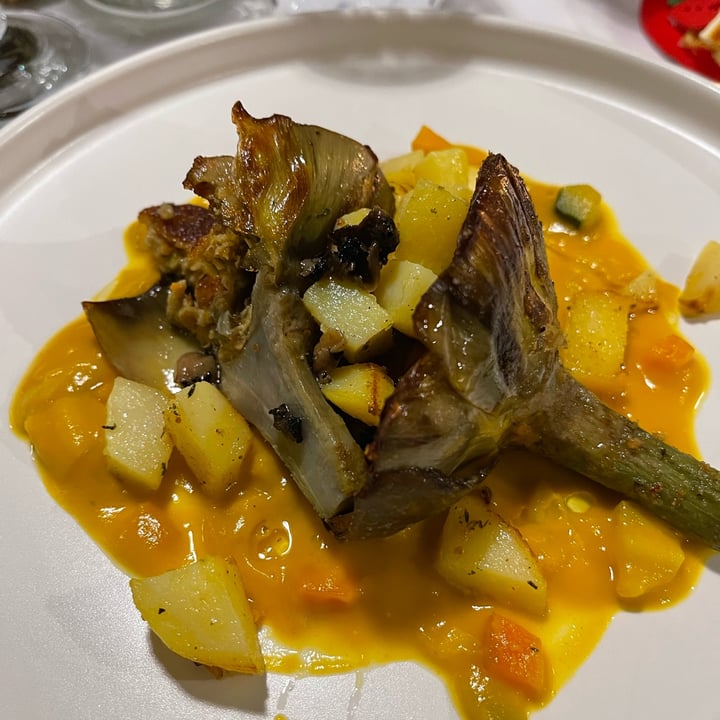 photo of La Colubrina Carciofo ripieno servito con quadrotti di polenta taragna e scaglie di tartufo nero shared by @bergi57 on  14 Dec 2022 - review