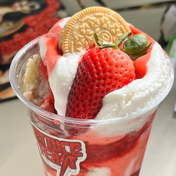 LETTUCE FEAST Sherman Oaks, Los Angeles, United States strawberry shortcake Review abillion