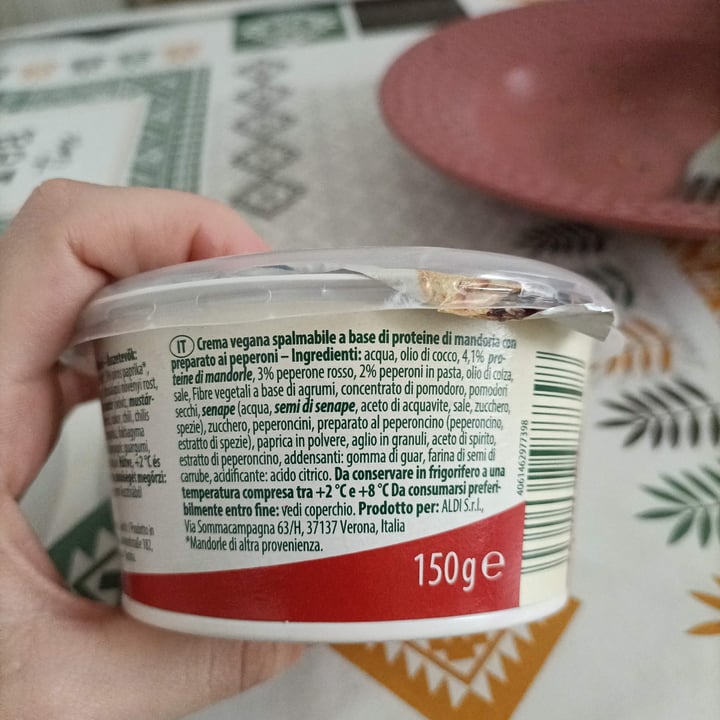 photo of Just Veg! (ALDI Italy) Vegan spread sweet pepper shared by @carlamarotta on  06 Jun 2023 - review