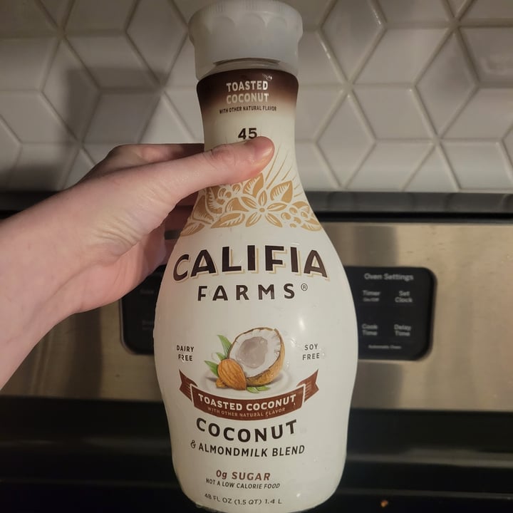 photo of Califia Farms Toasted Coconut Almondmilk Blend shared by @migithealien on  15 Feb 2023 - review