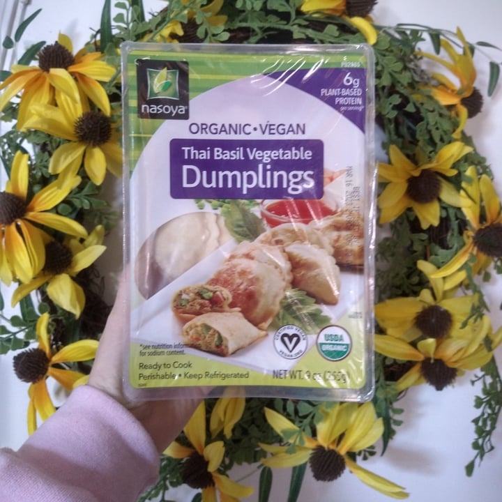 photo of Nasoya Thai Basil Vegetable Dumplings shared by @mewinabubble on  27 May 2023 - review