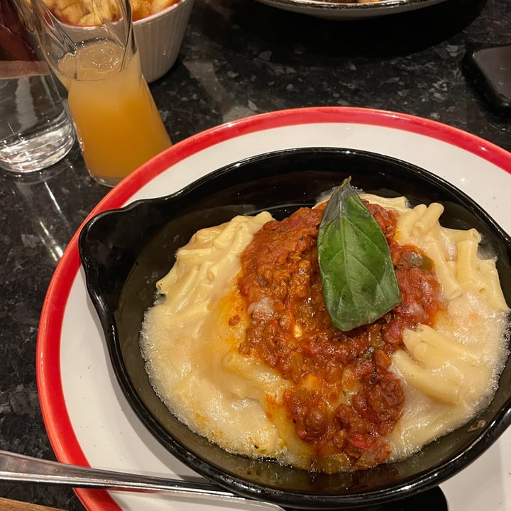 photo of Frankie & Benny's Vegan Mac ‘n’ Cheese shared by @oliviakeay on  22 Jan 2023 - review