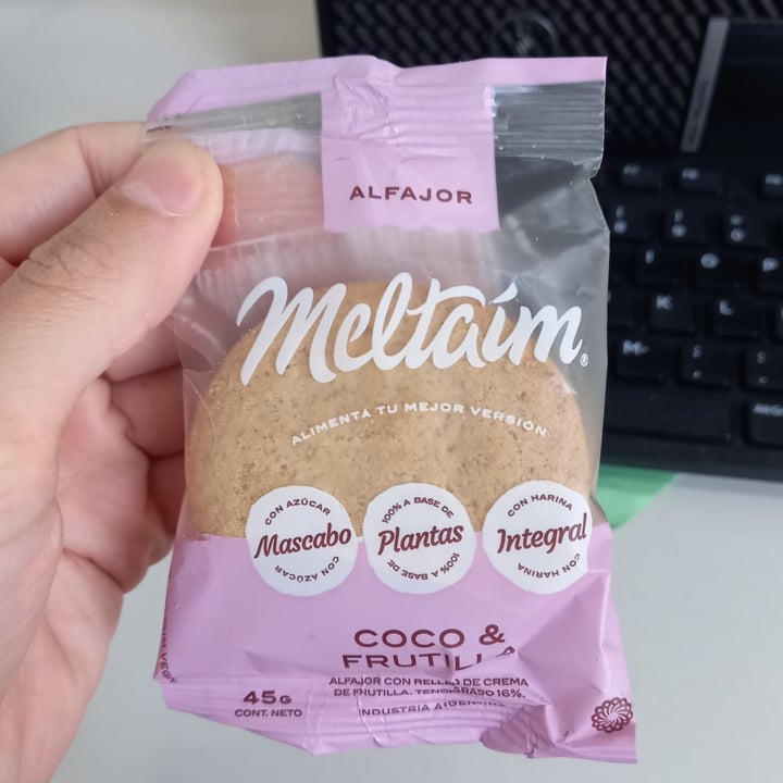 photo of Meltaím Alfajor Coco & Frutilla shared by @diecantero on  12 May 2023 - review