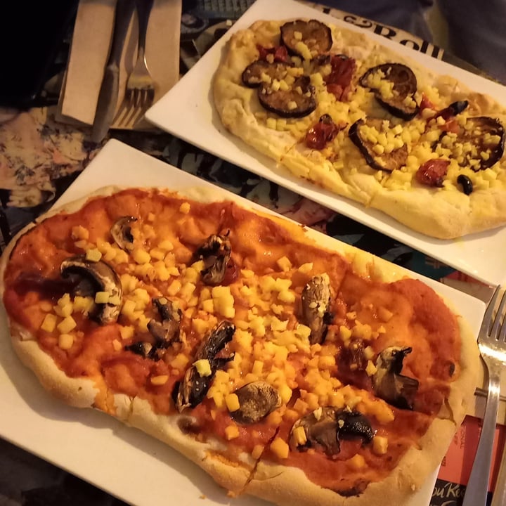 photo of Yeah Aveiro Bruschetta, pizza and foccacia shared by @urcoolveganfriend on  03 Apr 2023 - review
