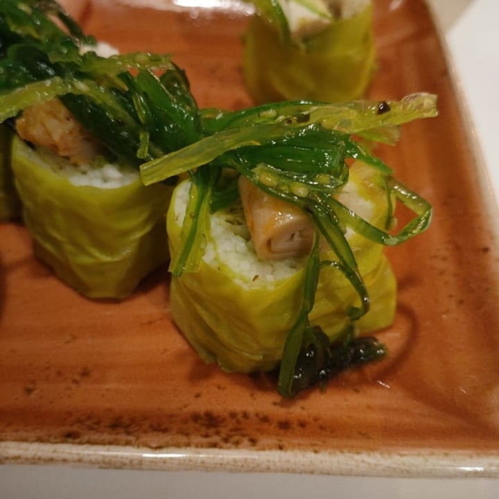 photo of UDON green veggie roll shared by @claudiajarajara on  08 Jan 2023 - review