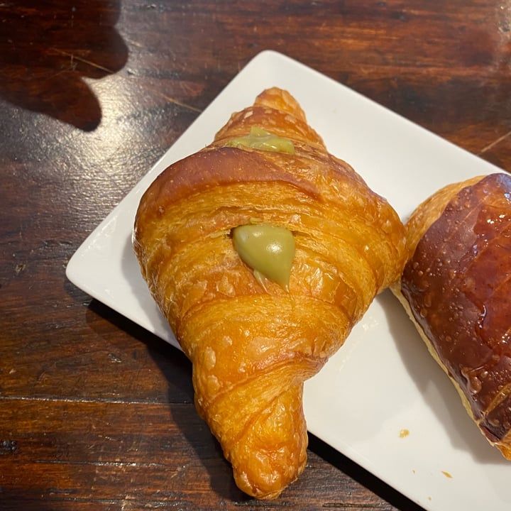 photo of Pasticceria Nepà Cornetto Al Pistacchio shared by @sofiaafesta on  13 May 2023 - review