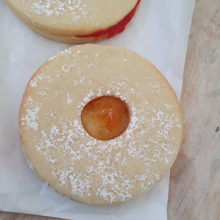 photo of Ben & Esther’s Vegan Delicatessen Apricot Jam Cookie shared by @anistavrou on  22 Feb 2023 - review