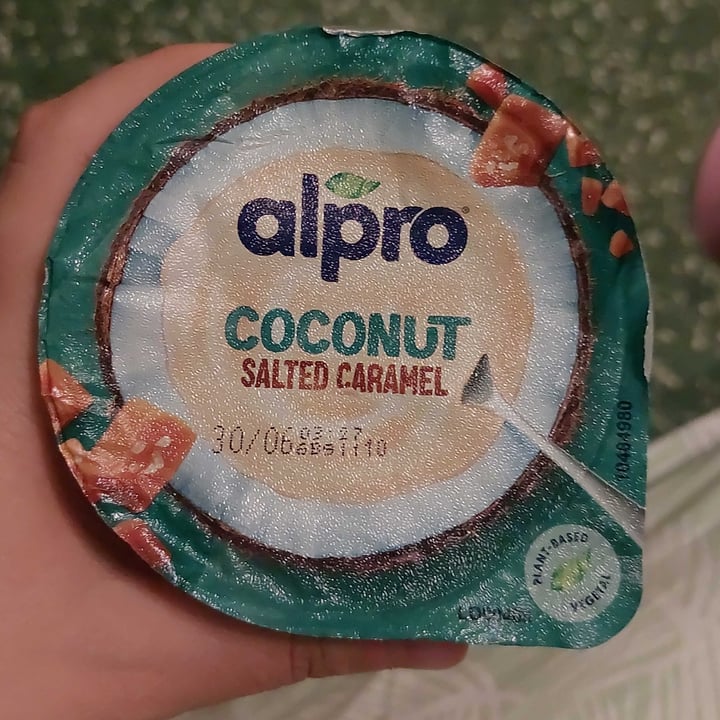 photo of Alpro Coconut Salted Caramel shared by @vegetalezerosbatti on  19 Jun 2023 - review