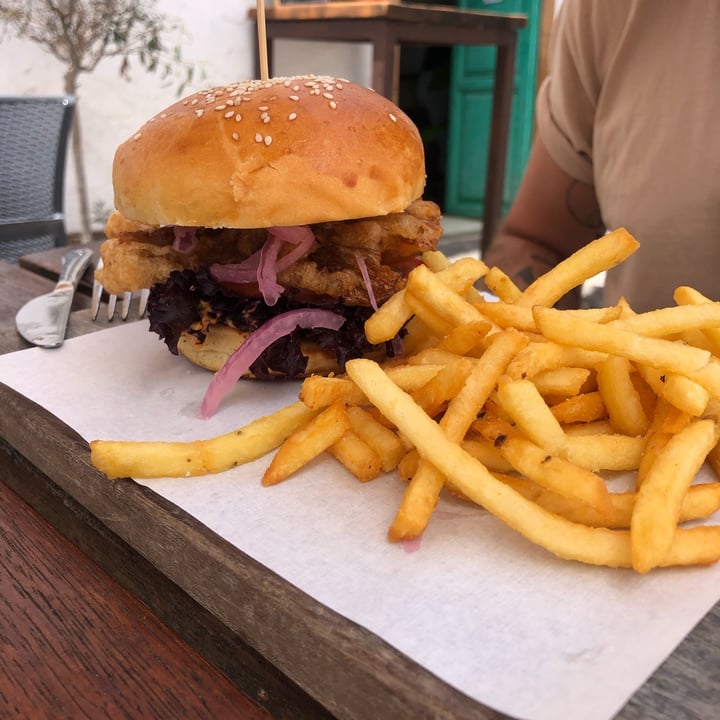 photo of Esquina Teguise burger de seta ostra shared by @mariannasofianos on  07 Aug 2023 - review