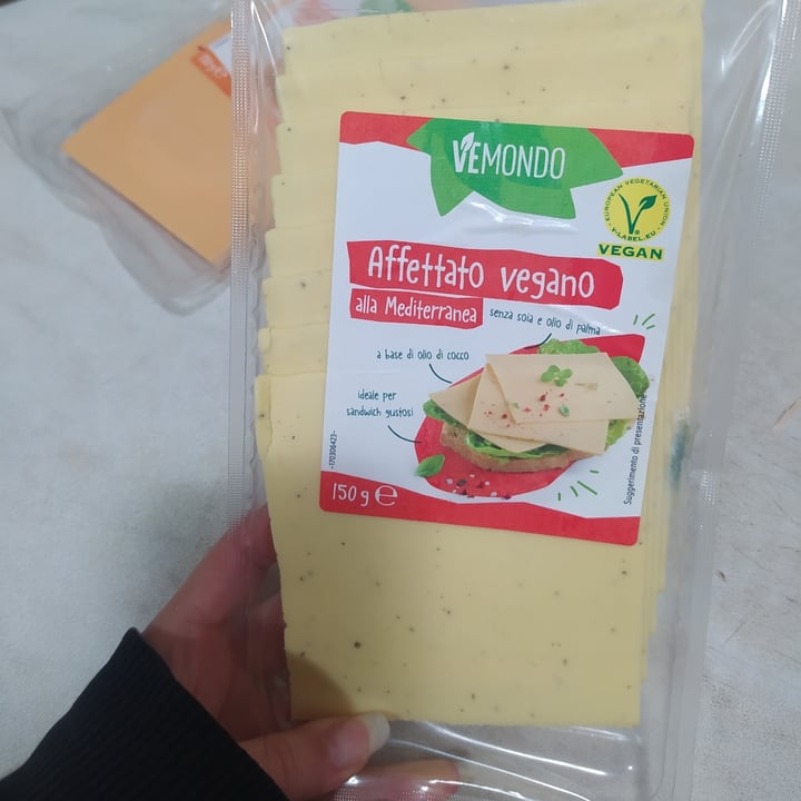 photo of Vemondo Affettato vegano alla Mediterranea shared by @emicrania on  11 Jan 2023 - review