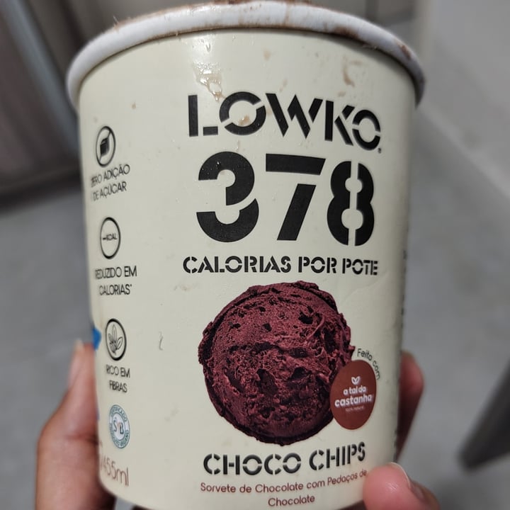 photo of Lowko Sorvete Choco Chips 455 ml shared by @iveverouchis on  08 Apr 2023 - review