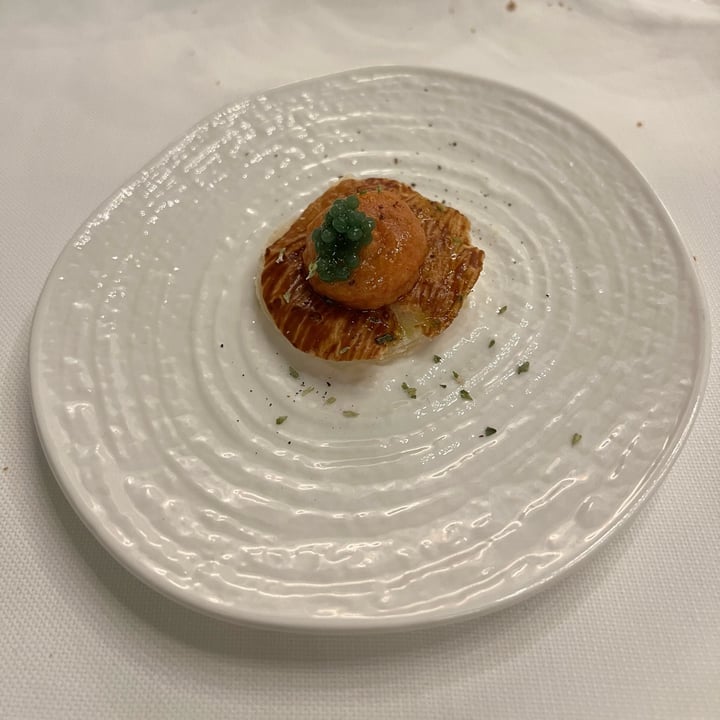 photo of Darì Ristorante & Enoteca Sfogliatina con pomodoro e caviale di basilico shared by @cosamangiaeri on  15 Dec 2022 - review