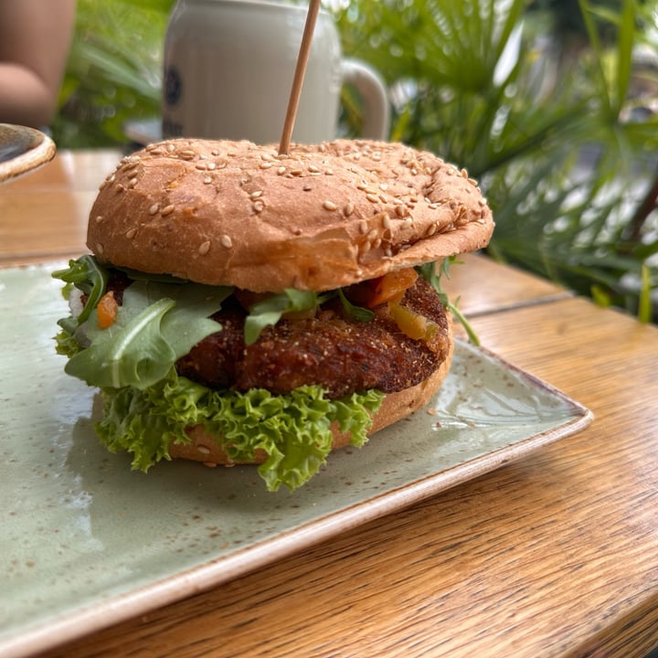 photo of Hans Im Glück German Burgergrill | Singapore VIVO CITY Taler Vegan Burger shared by @dafnelately on  09 May 2023 - review