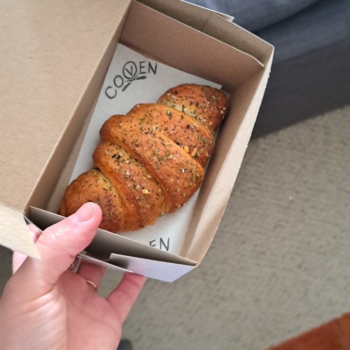 photo of Coven plant based marketplace Everything Cream Cheeze Croissant shared by @svraphael88 on  17 Mar 2023 - review