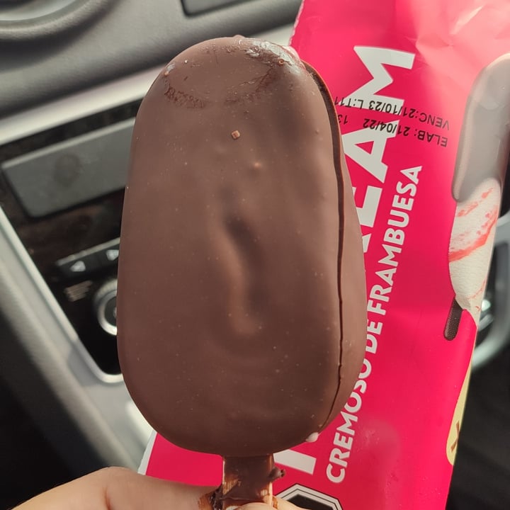 photo of NotCo Paletas Cremoso De Frambuesa shared by @leveganito on  15 Mar 2023 - review