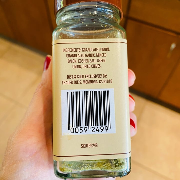 photo of Trader Joe's Onion Salt shared by @beckyyy on  14 May 2023 - review