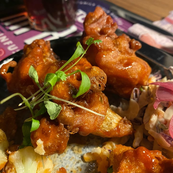 photo of Harp & Crown Sriracha & Maple Cauliflower Wings With Slaw shared by @vjules on  22 Jan 2023 - review
