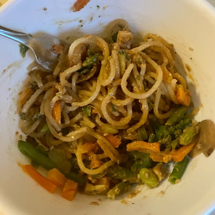 photo of Amy’s Chinese Noodles & Veggies in a Cashew Cream Sauce shared by @sandrews on  04 Mar 2023 - review