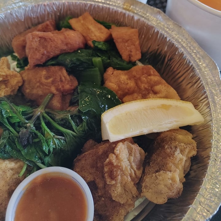 photo of 4 Stones Vegetarian Cuisine Vegan Salt And Pepper Chicken shared by @jenniferchou on  24 Feb 2023 - review