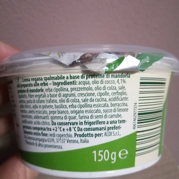 photo of Just Veg! (ALDI Italy) Vegan spread Herbs shared by @valevalentina on  27 Mar 2023 - review