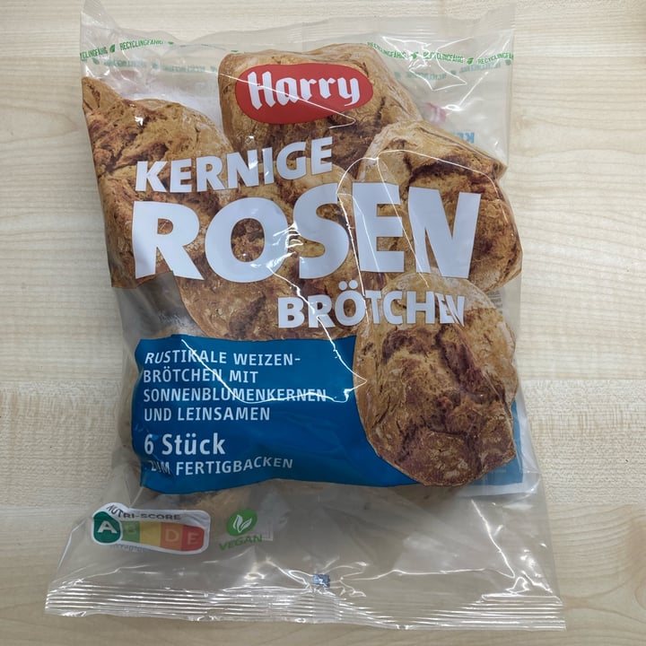 photo of Harry Kernige Rosen Brötchen shared by @robi96 on  03 May 2023 - review