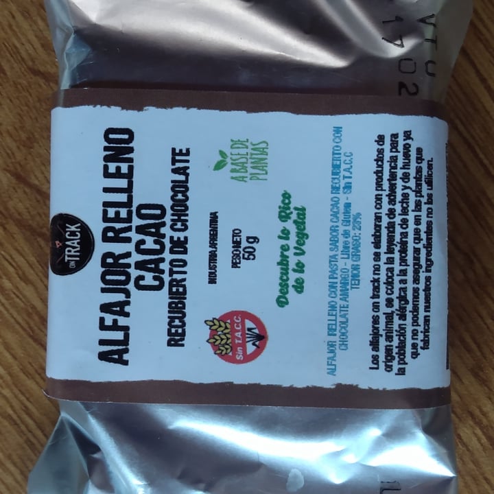 photo of On Track Alfajor relleno de membrillo shared by @martinvegan on  23 Jun 2023 - review