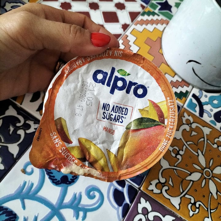 photo of Alpro alpro yogurt di soia mango shared by @lucianar on  10 May 2023 - review