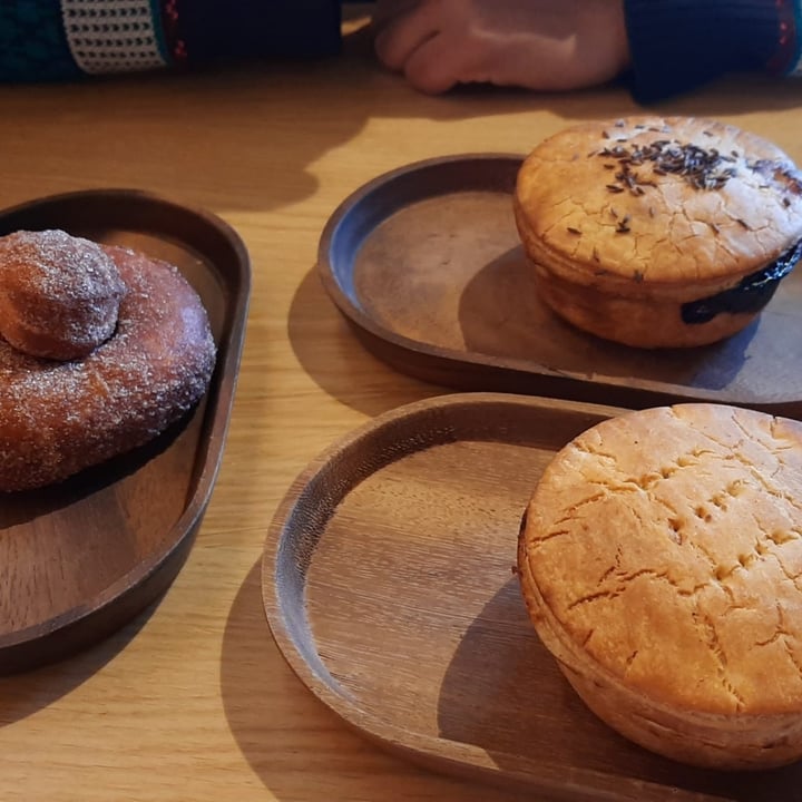 photo of Crafty Baker Titirangi Vegan Pies shared by @polskiwi on  01 Aug 2023 - review