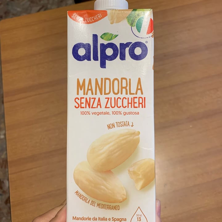 photo of Alpro bevanda mandorla senza zuccheri shared by @mariolina on  03 Jan 2023 - review