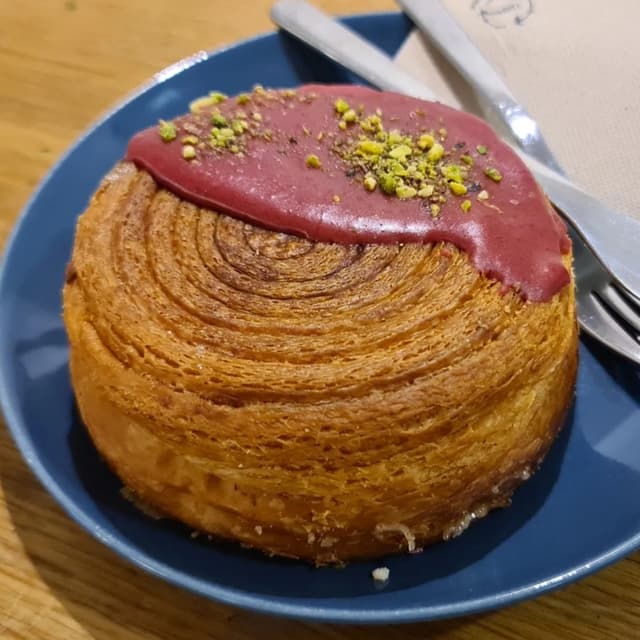 Photo of the dish “Croissant NY Roll De Pistacho”