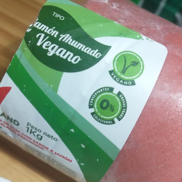 photo of Veggieland Jamón Ahumado Vegano 1kg shared by @nahomarts on  10 May 2023 - review