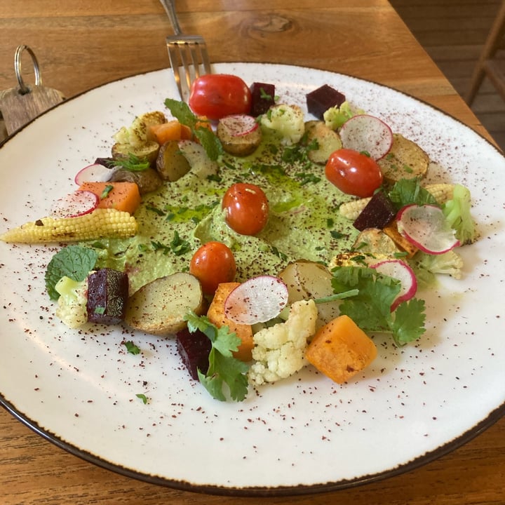 photo of ZIN Cafe Canggu Vegetables & Tahini shared by @jimboatz on  31 Mar 2023 - review