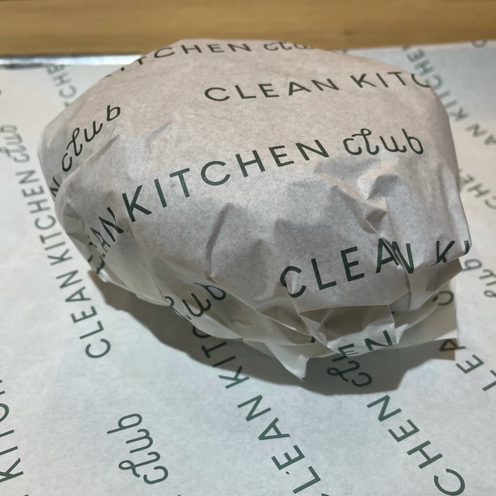 photo of Clean Kitchen Battersea Power Station Truffle clean shared by @bryanvegan on  27 Jan 2023 - review