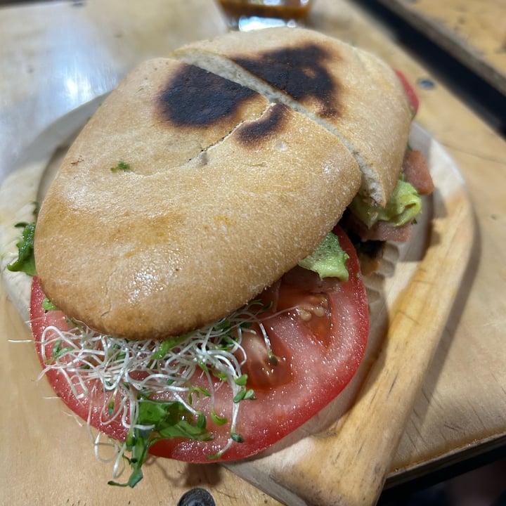 photo of LunchV Torta de salchicha shared by @nathlena19 on  09 Aug 2023 - review