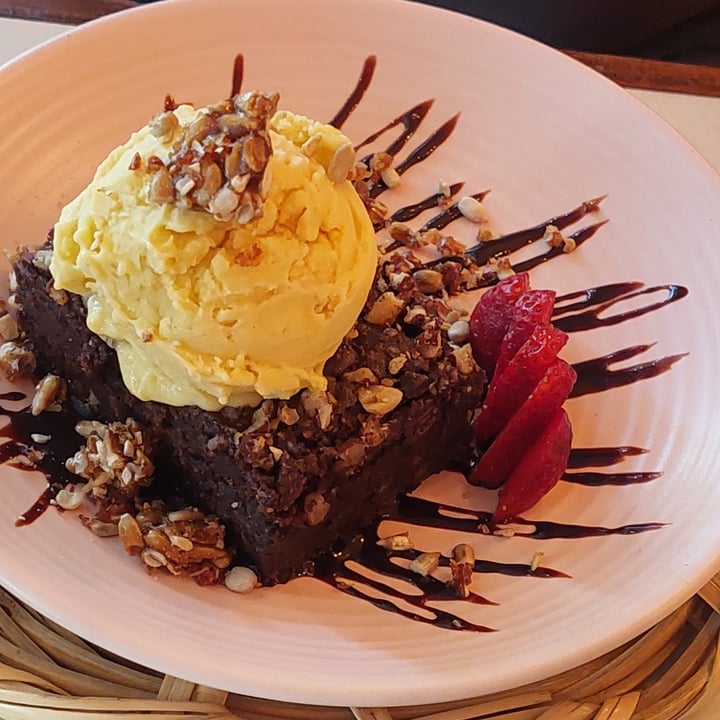 photo of La Pitahaya Vegana Brownie con helado de frutos rojos shared by @paulina1273 on  30 Jan 2023 - review