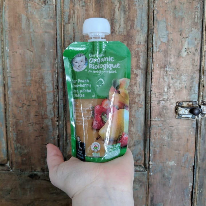 photo of gerber organic peach pear strawberry puree shared by @lauramagnan77 on  16 Apr 2023 - review