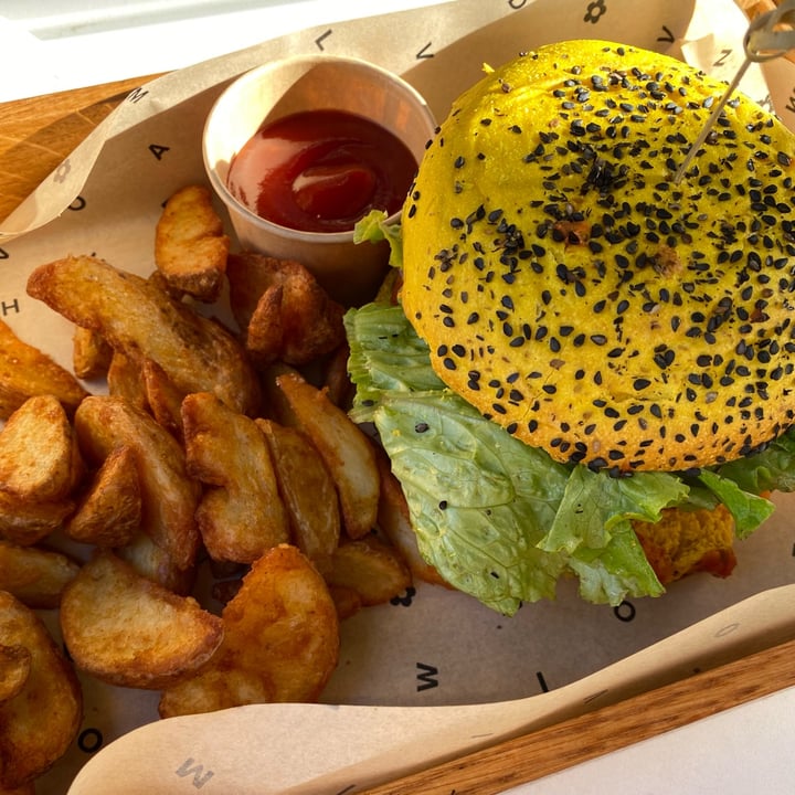 photo of Flower Burger Spicy Cecio shared by @pippoarde97 on  12 Jan 2023 - review