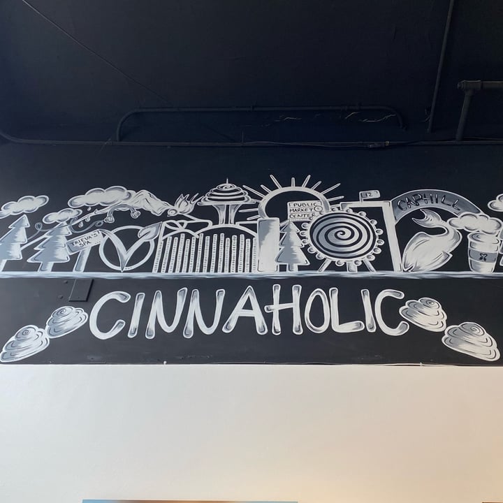 photo of Cinnaholic Cinnamon Roll shared by @szandra12 on  19 Apr 2023 - review