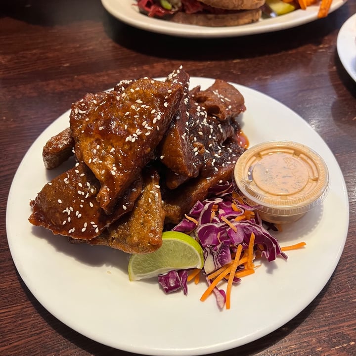 photo of Chicago Diner THAI CHILI WINGS shared by @aubreyj27 on  22 Feb 2023 - review