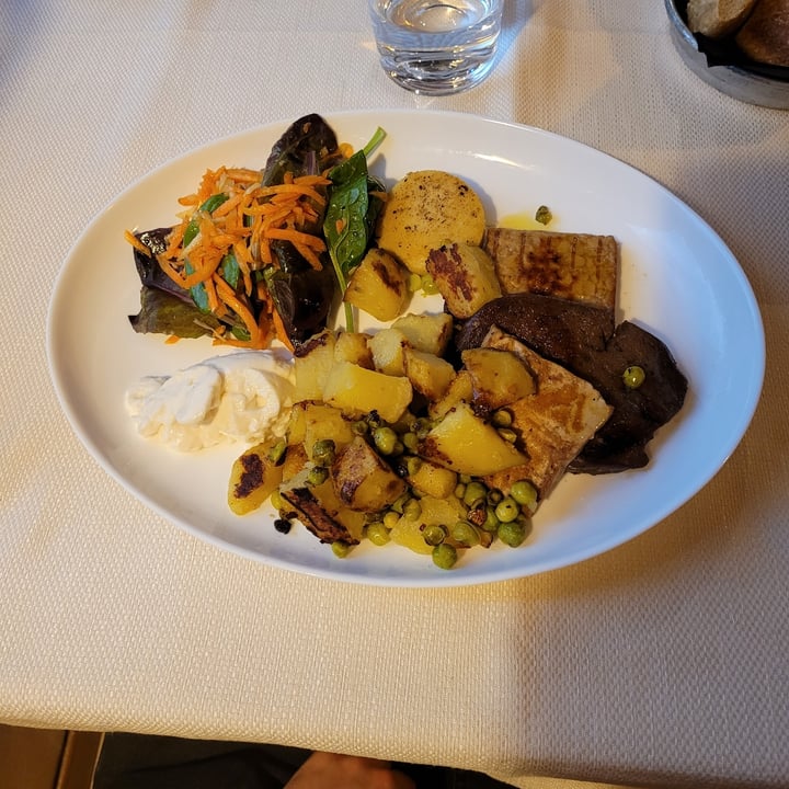 photo of Ecosteria Parco Santi Angeli Little Vegan Grilled Mix shared by @a1ex on  03 Jun 2023 - review