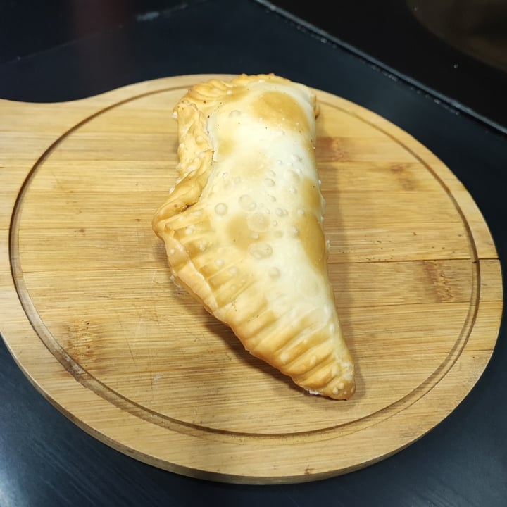 photo of Chefcity Empanada de Queso Champiñom Vegan shared by @panchovegano on  17 Jun 2023 - review
